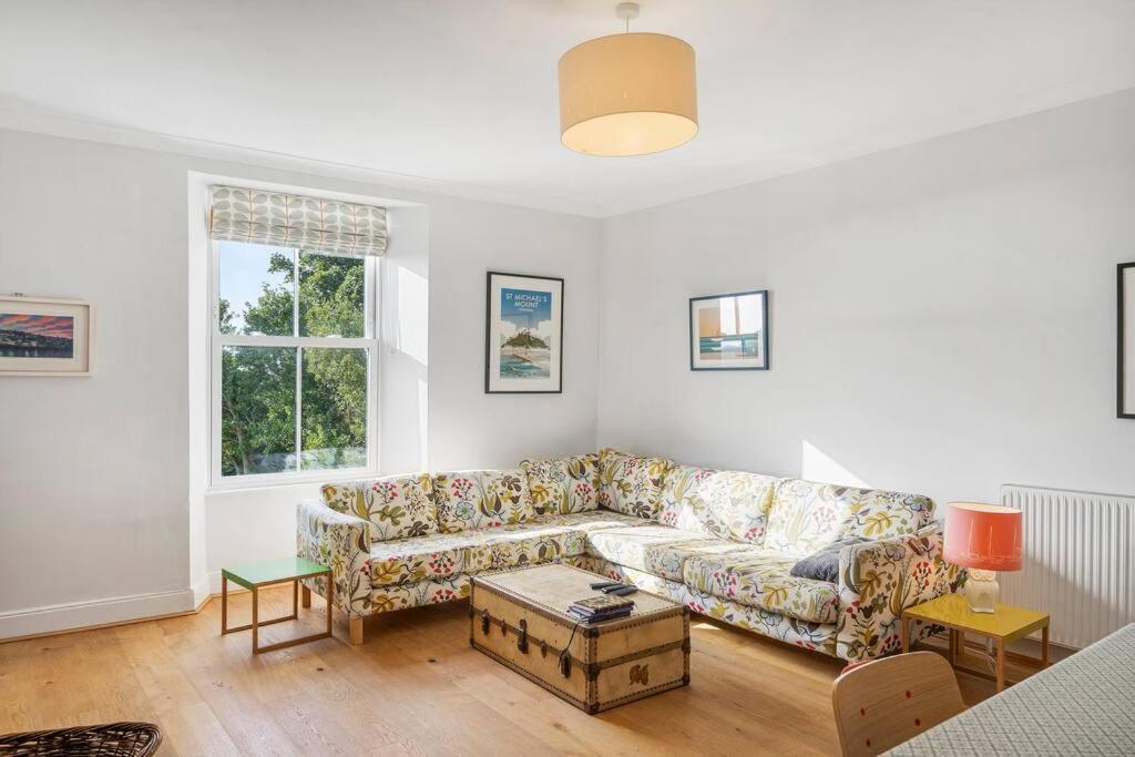 Manacles - Spacious Flat Near Beach With Sea Views & Parking Falmouth Extérieur photo